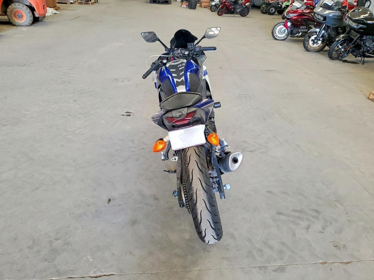 2015 YAMAHA YZFR3