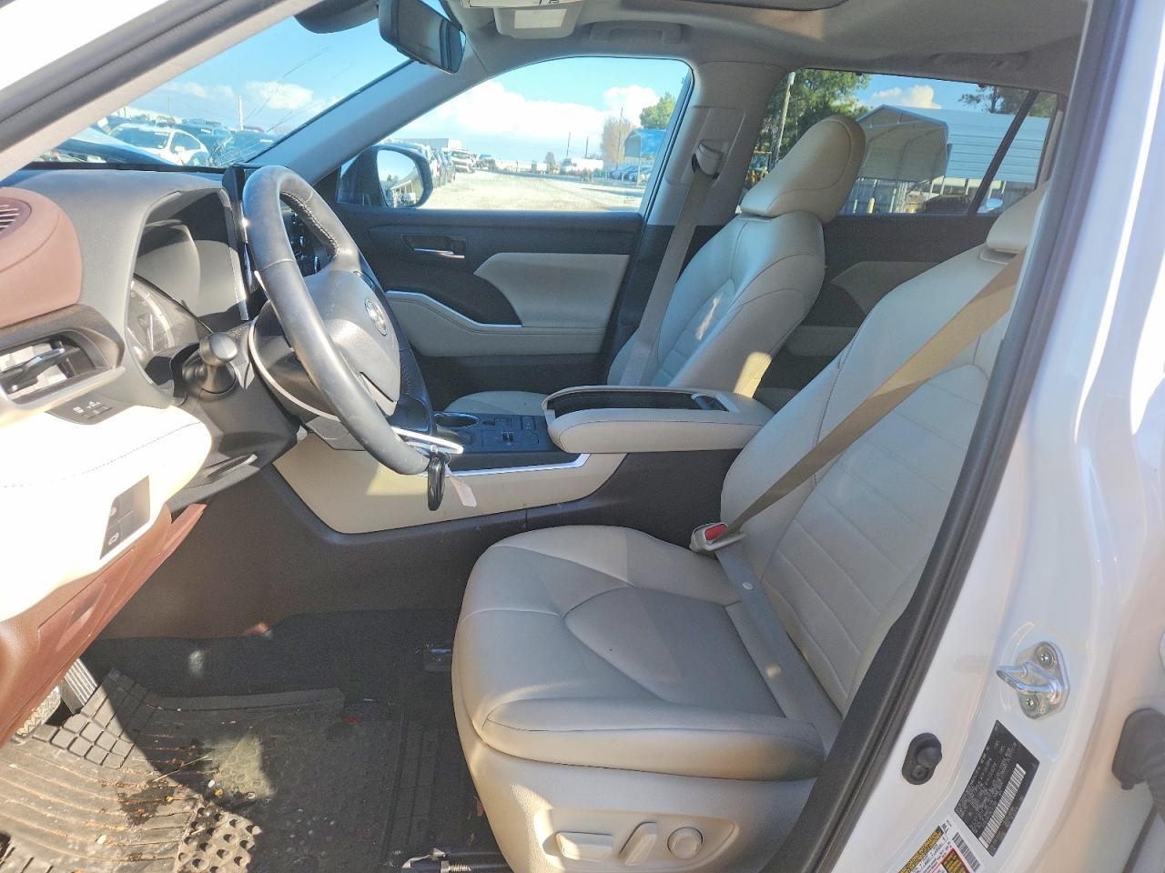 2022 TOYOTA HIGHLANDER
