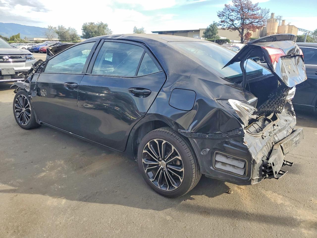 2015 TOYOTA COROLLA