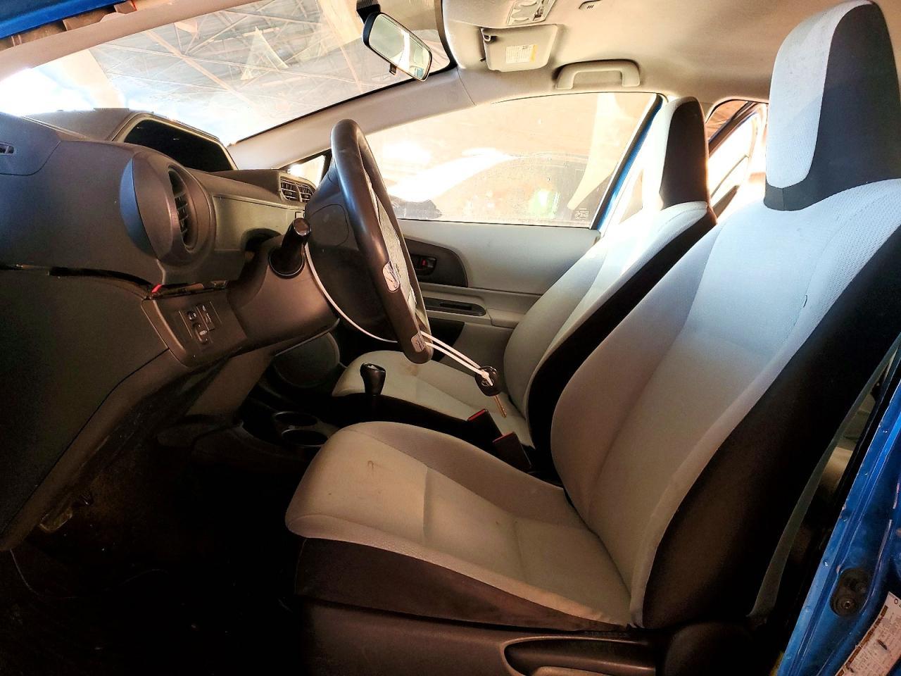 2014 TOYOTA Prius c
