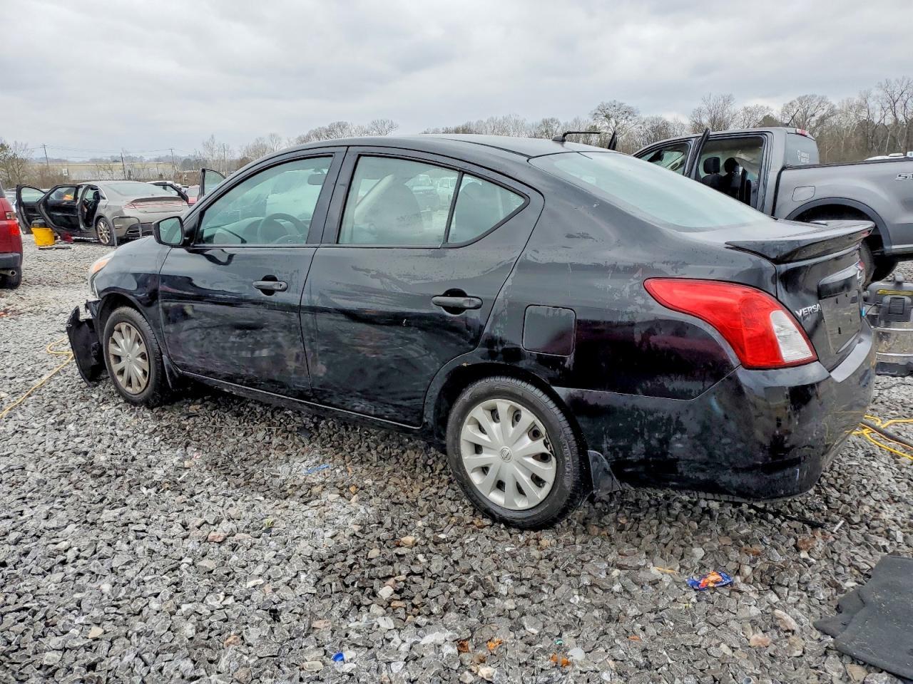 2016 NISSAN VERSA