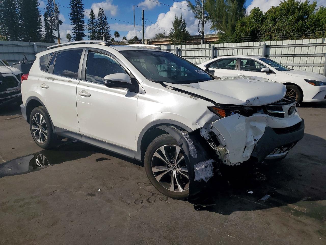2015 TOYOTA RAV4
