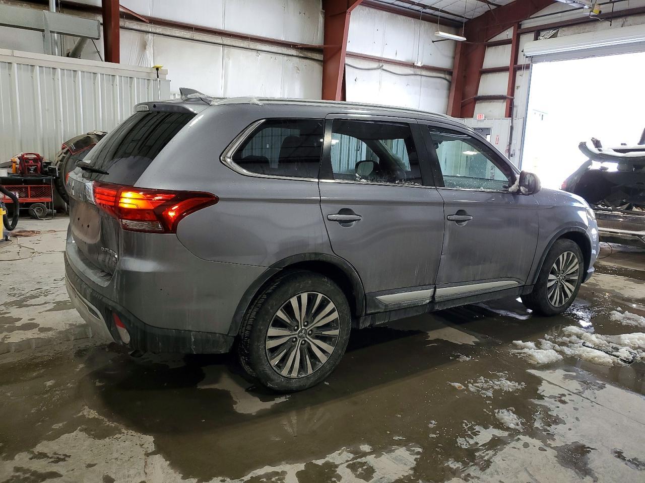 2019 MITSUBISHI outlander