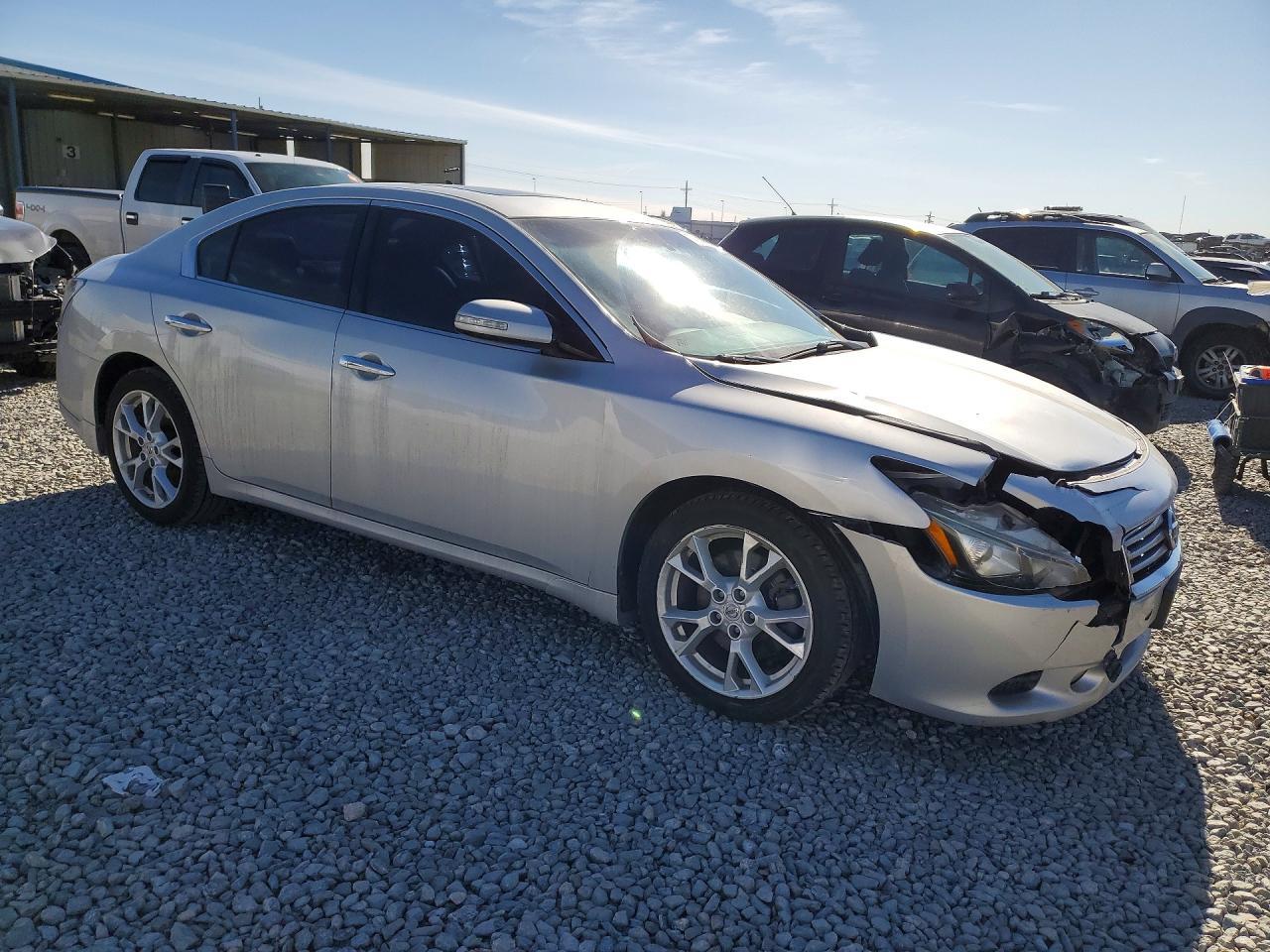 2012 NISSAN Maxima