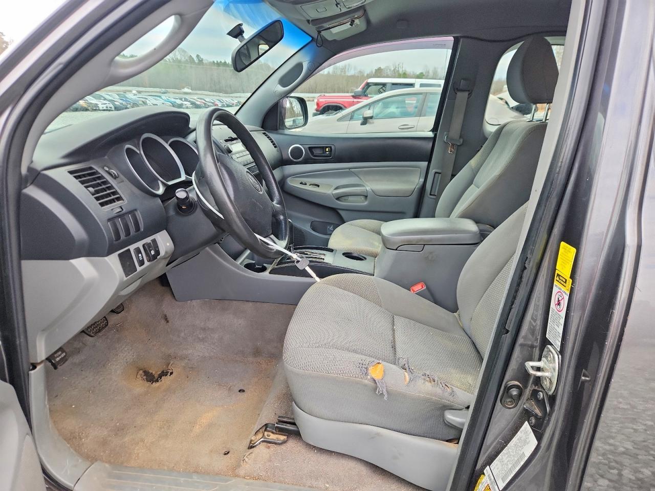 2011 TOYOTA TACOMA