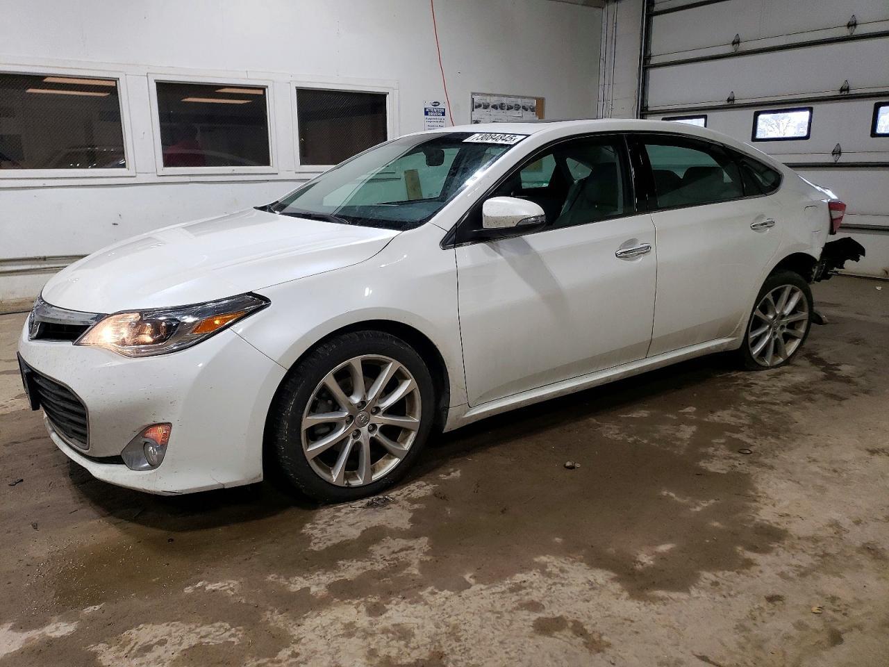 2013 TOYOTA Avalon