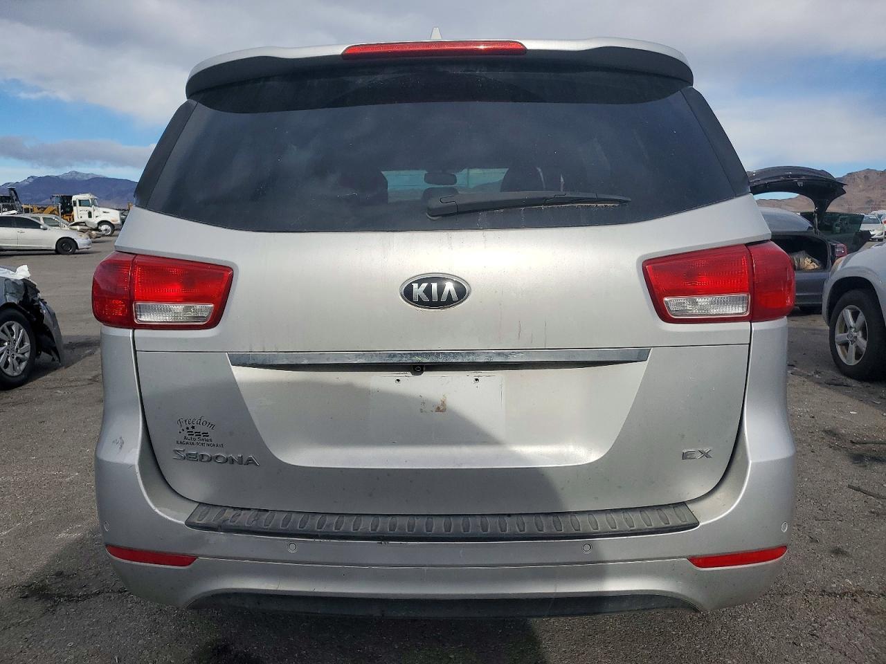 2017 KIA SEDONA