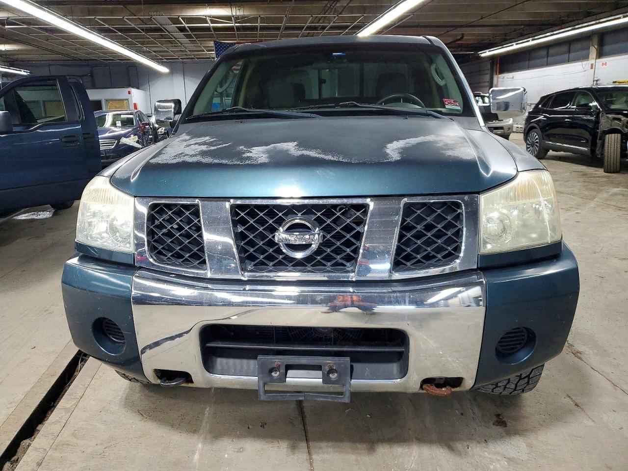 2004 NISSAN Titan