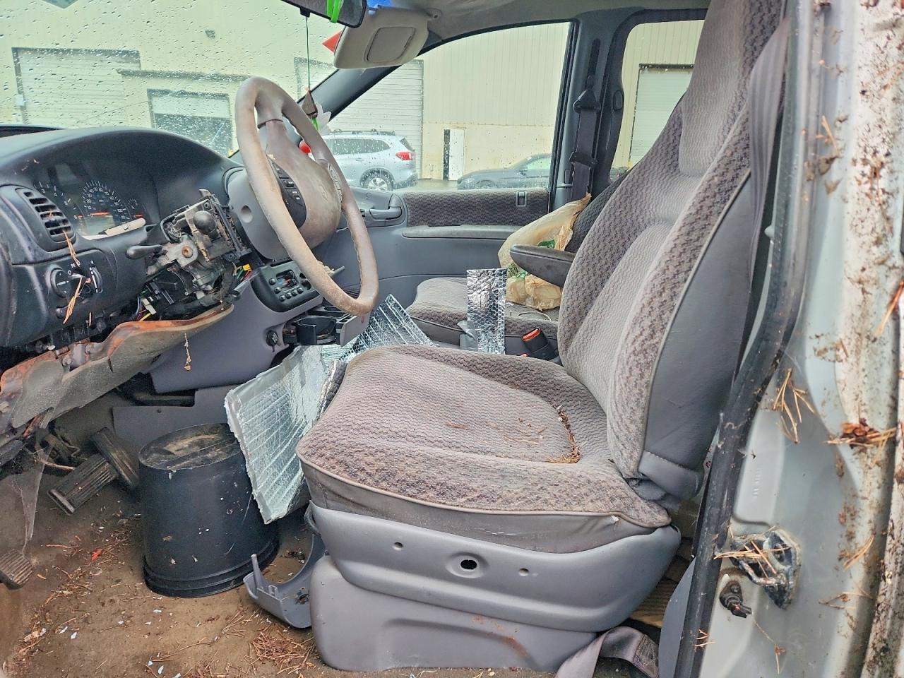 2000 CHRYSLER Grand Voyager