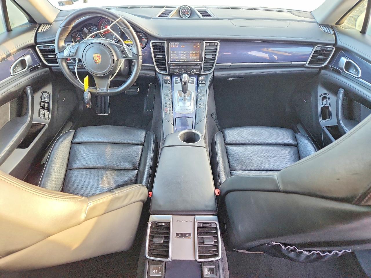 2016 PORSCHE Panamera