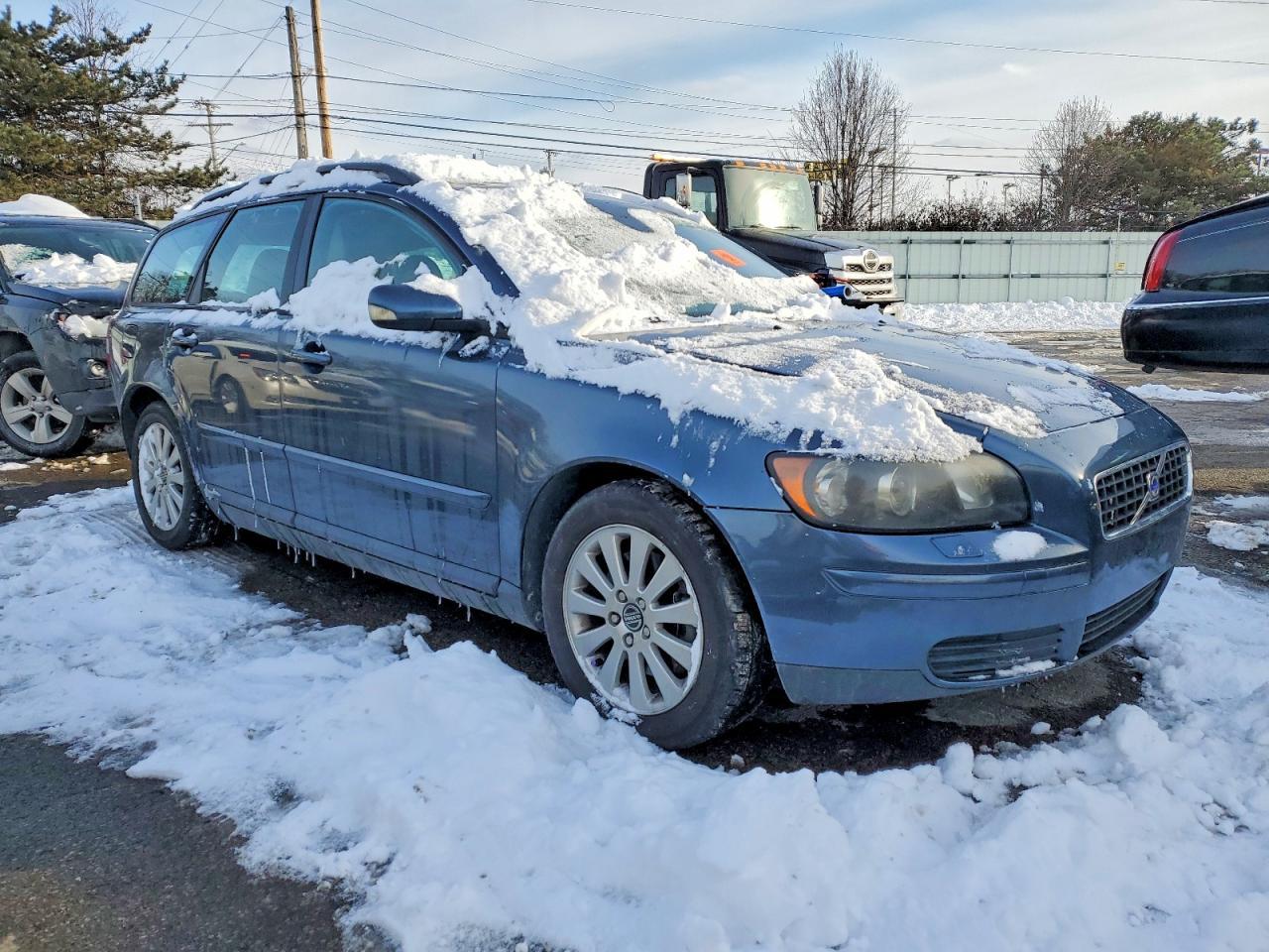 2005 VOLVO V50