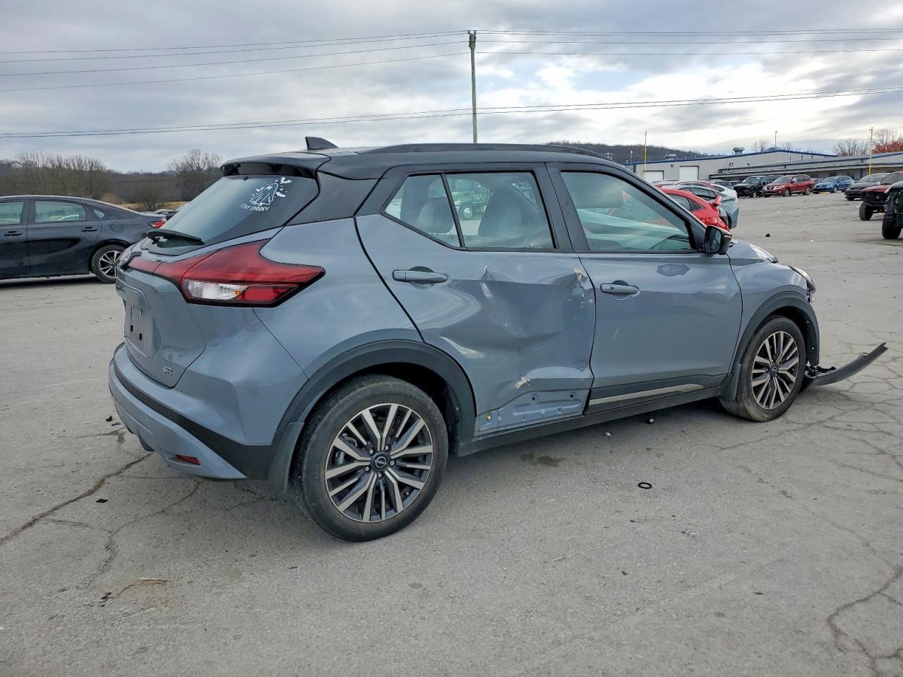 2023 NISSAN KICKS
