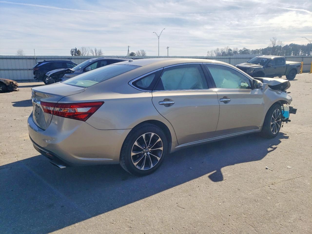 2016 TOYOTA Avalon