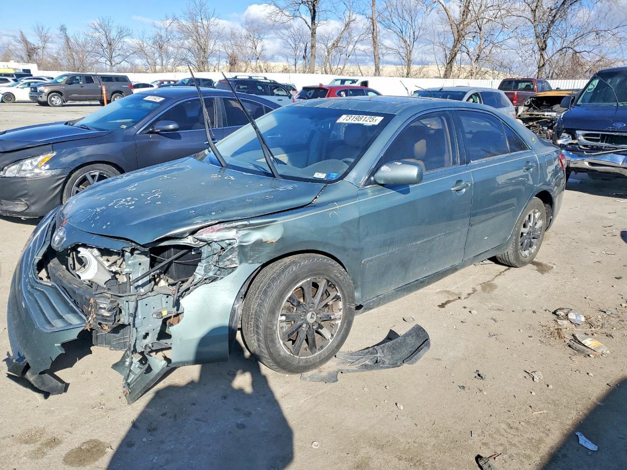 2011 TOYOTA CAMRY
