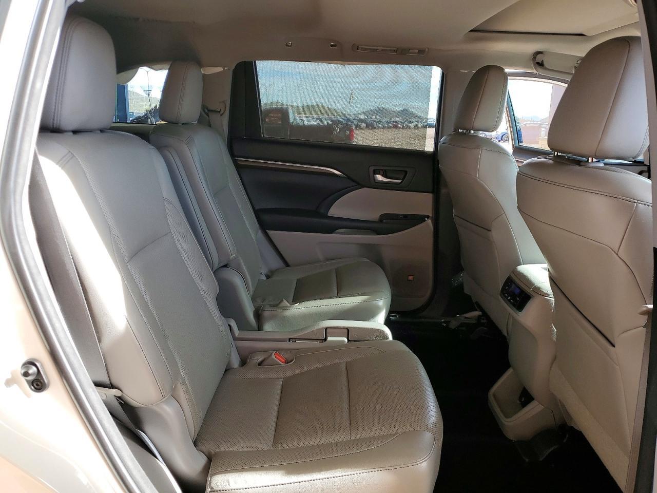 2015 TOYOTA HIGHLANDER