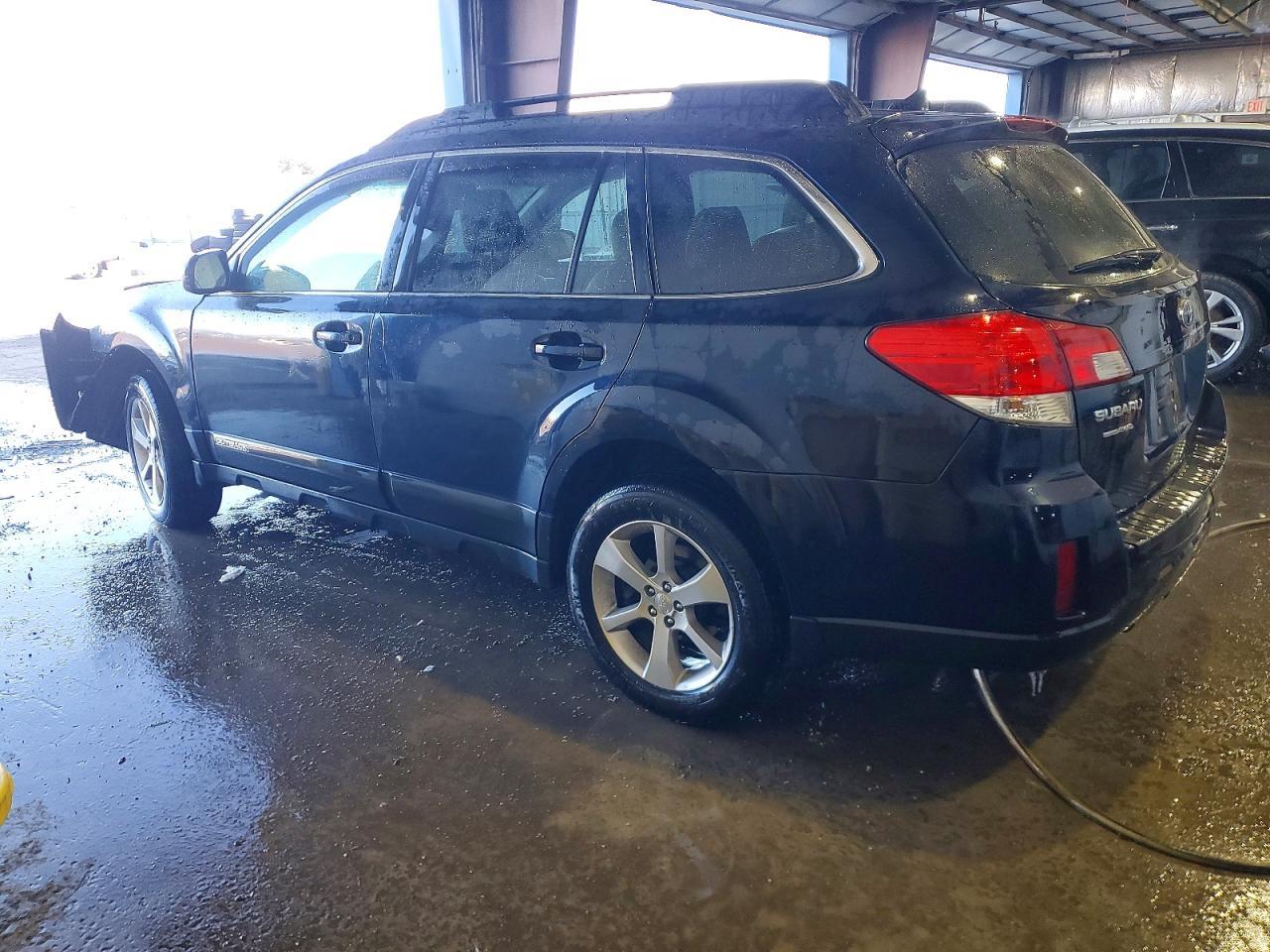 2013 SUBARU Outback