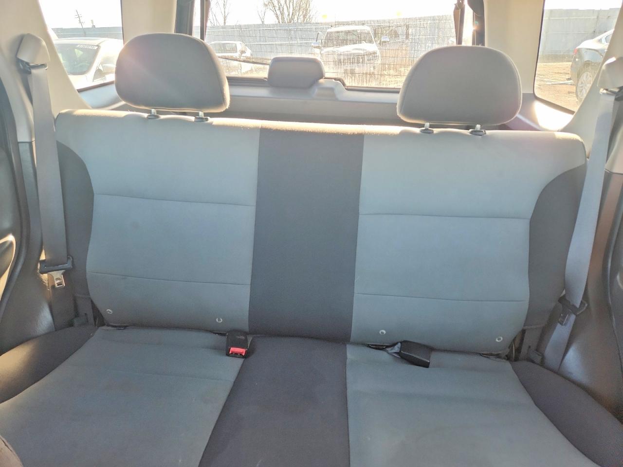 2004 FORD ESCAPE