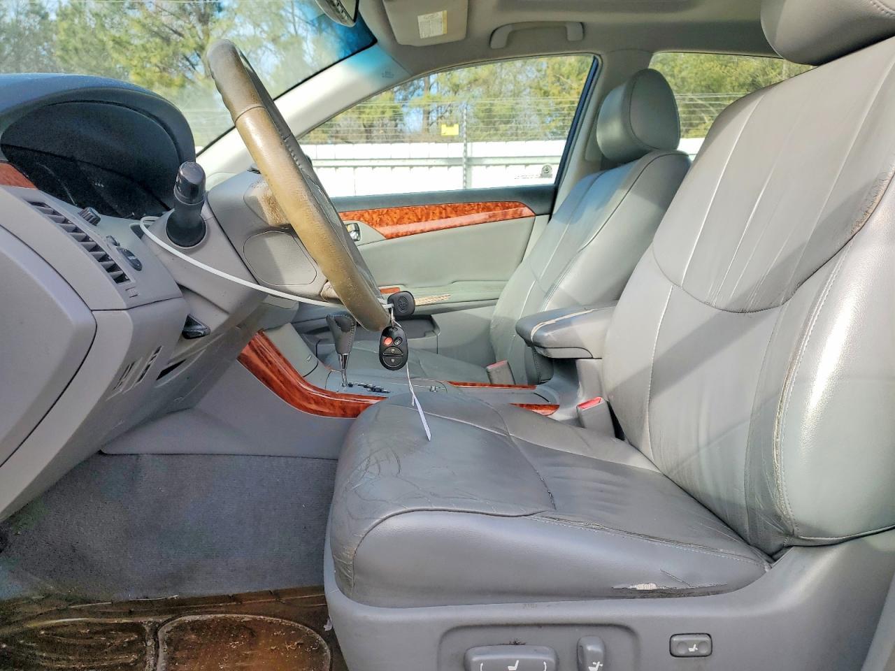 2005 TOYOTA Avalon