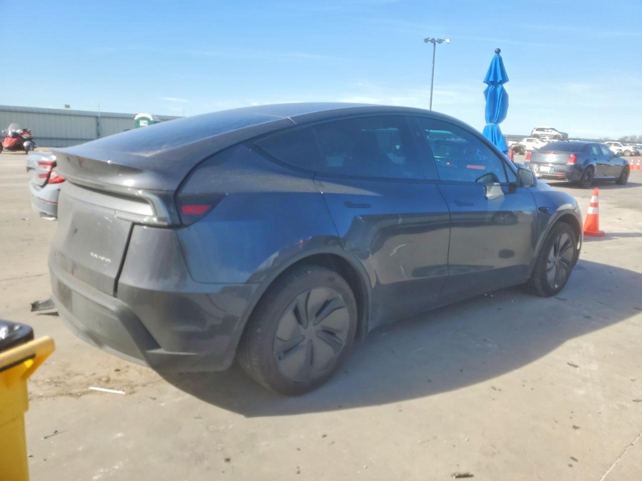 2026 TESLA MODEL Y