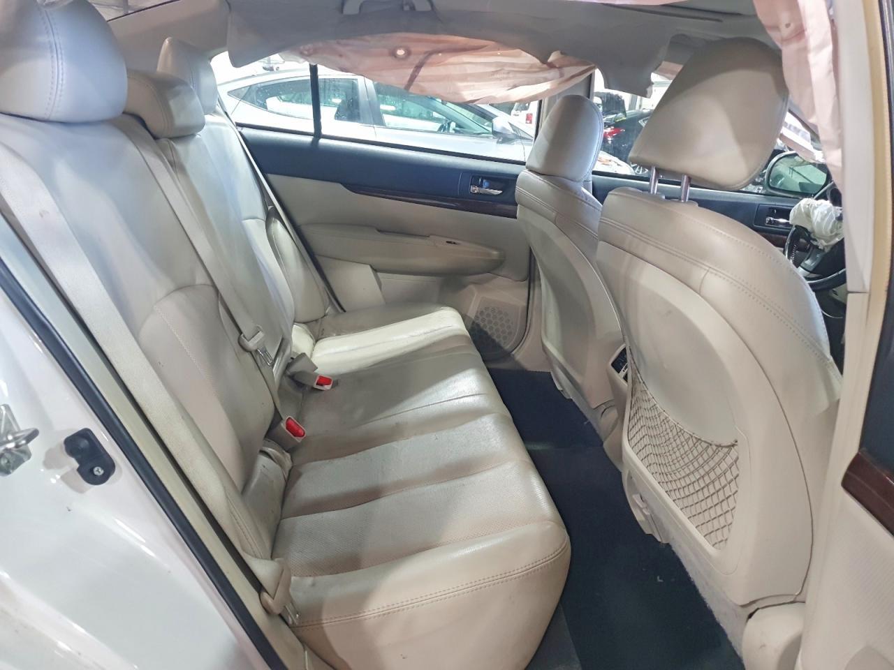 2014 SUBARU Legacy