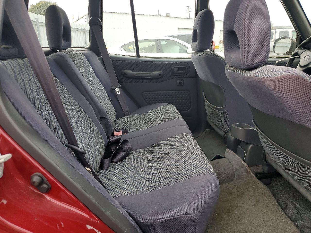 2000 TOYOTA RAV4
