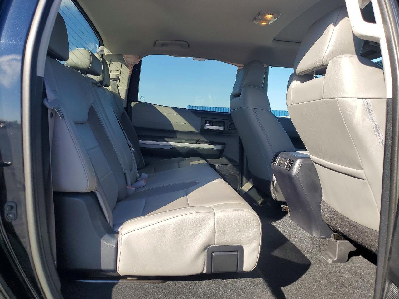 2018 TOYOTA TUNDRA