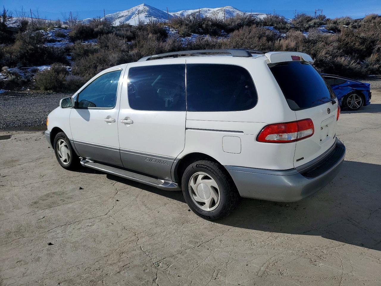 2001 TOYOTA SIENNA