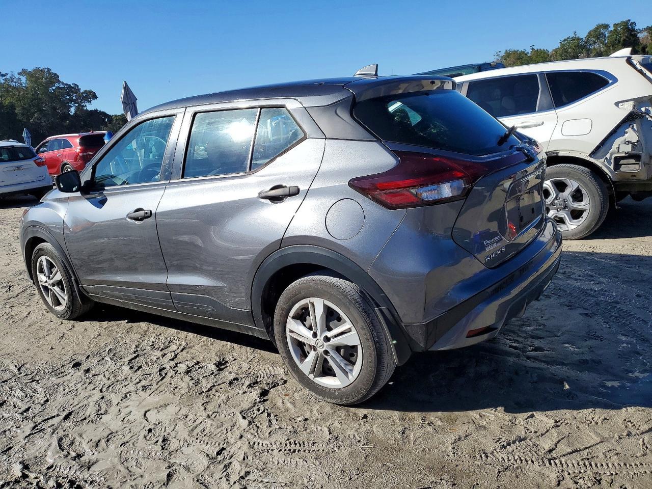 2022 NISSAN KICKS