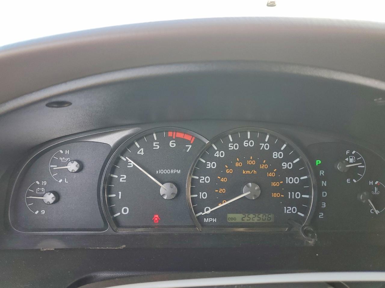 2005 TOYOTA Sequoia