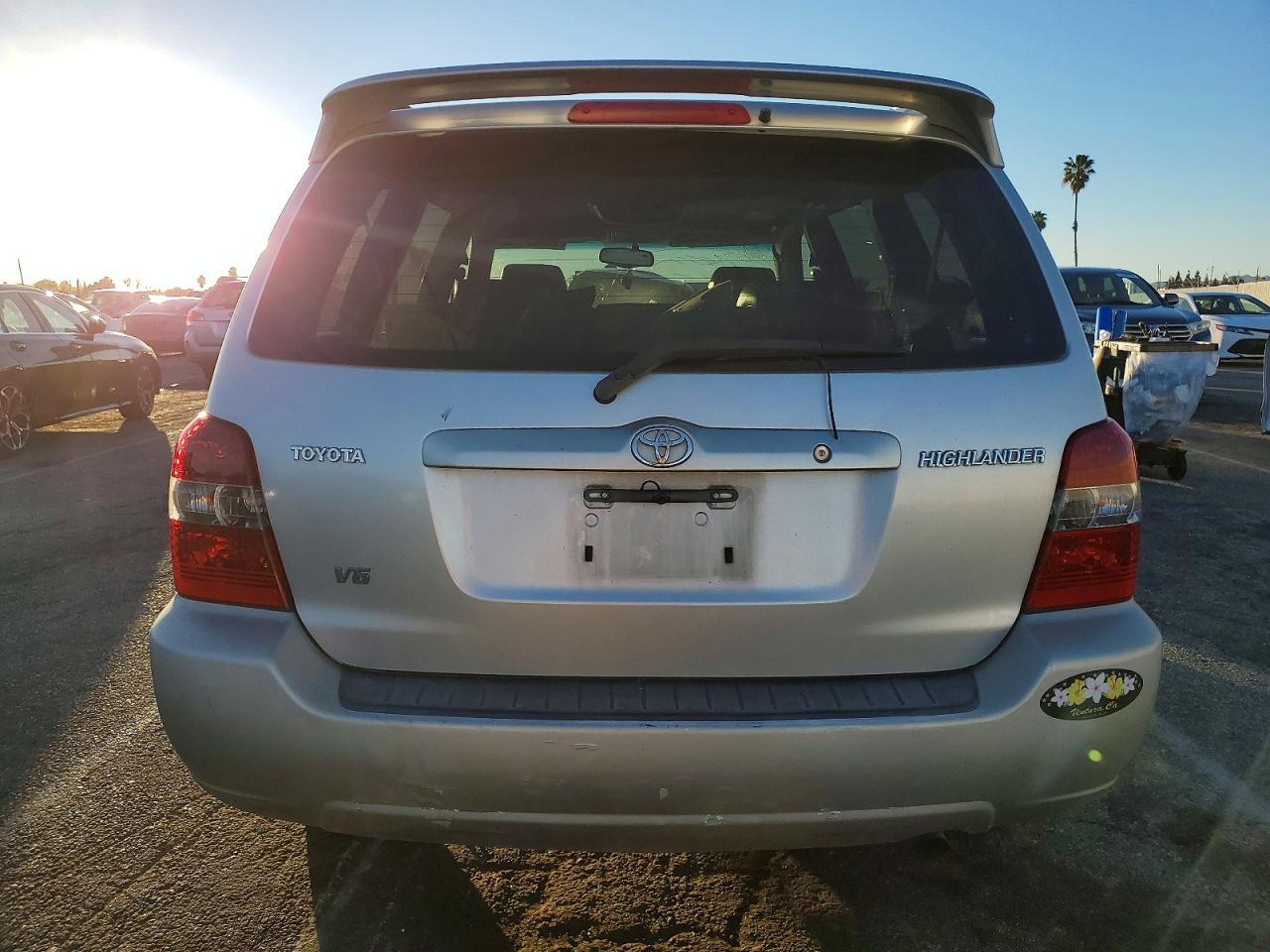 2005 TOYOTA HIGHLANDER