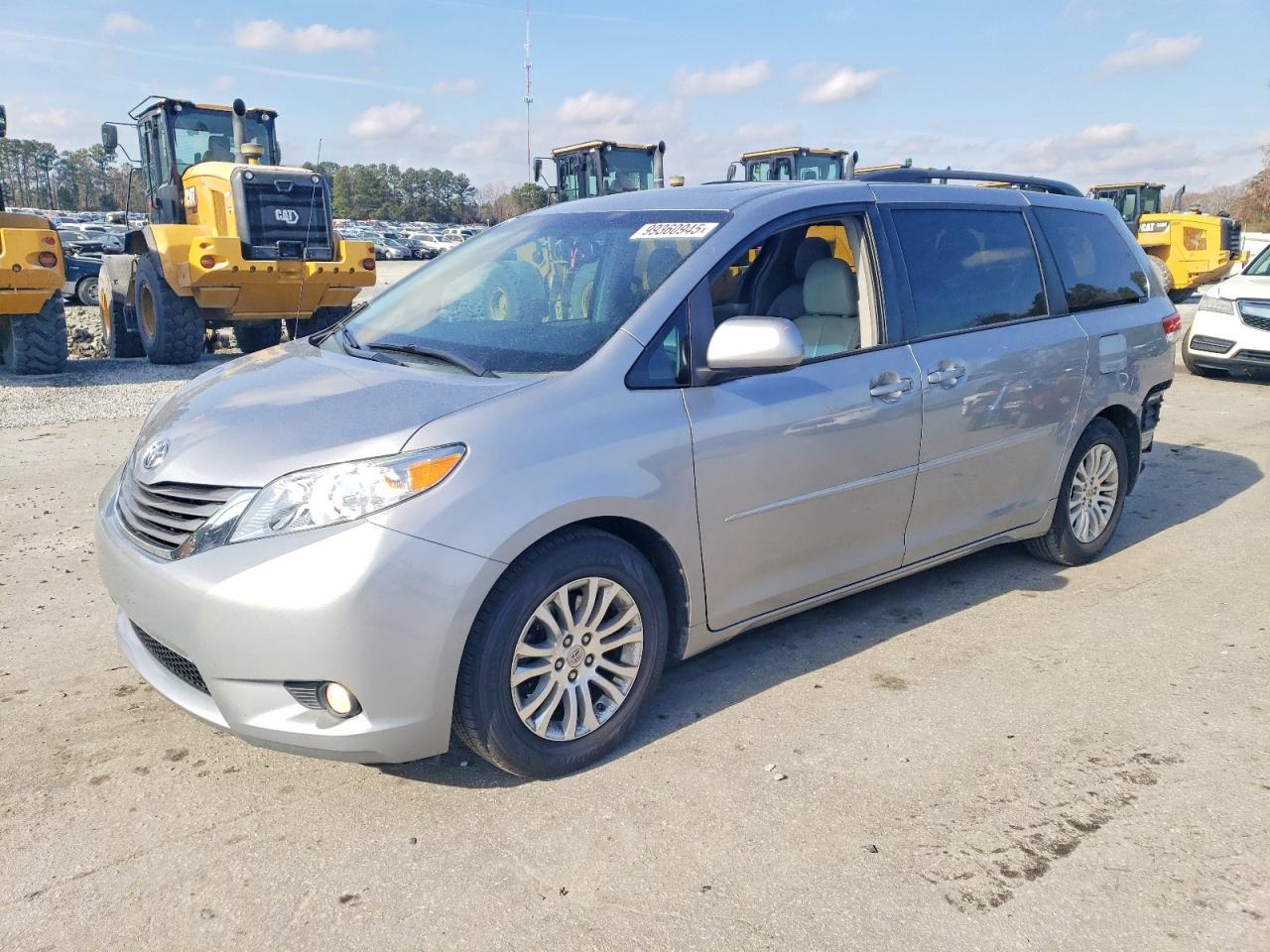 2013 TOYOTA SIENNA