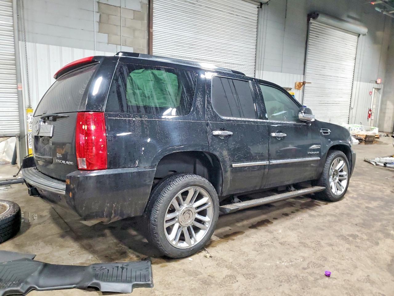 2012 CADILLAC ESCALADE