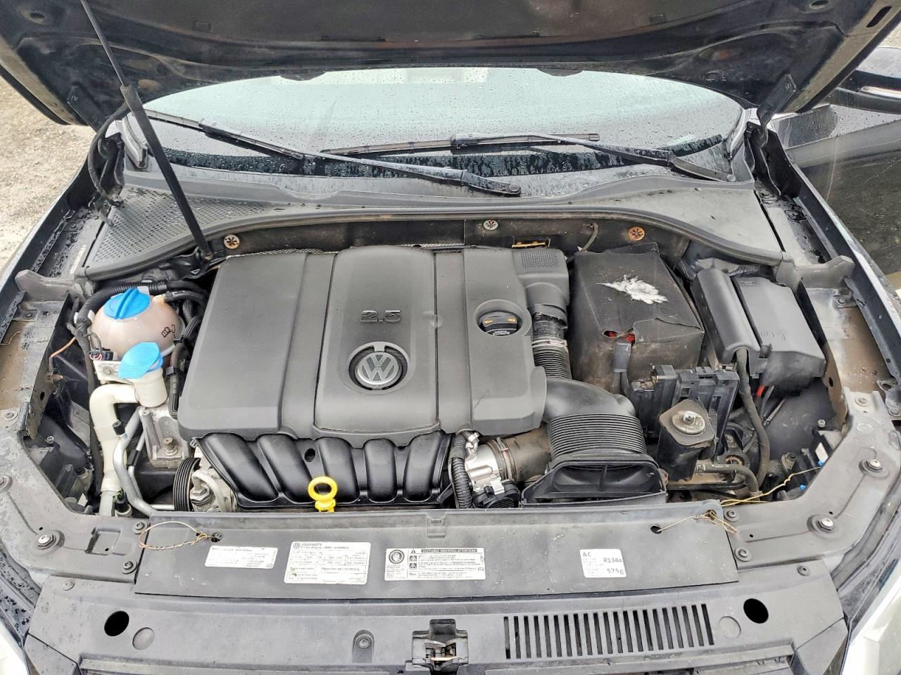 2014 VOLKSWAGEN Passat