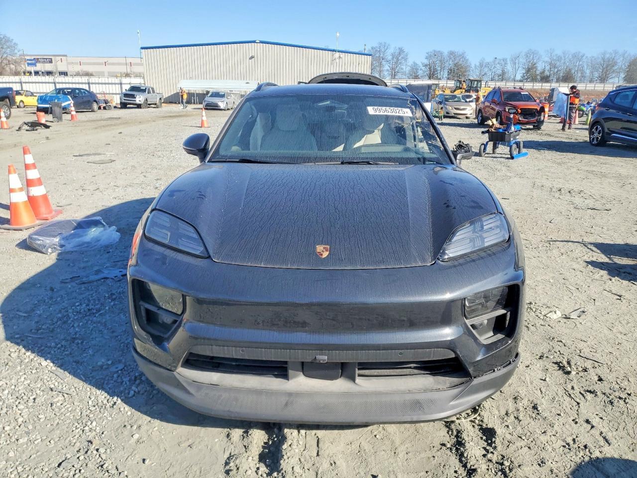 2024 PORSCHE Macan