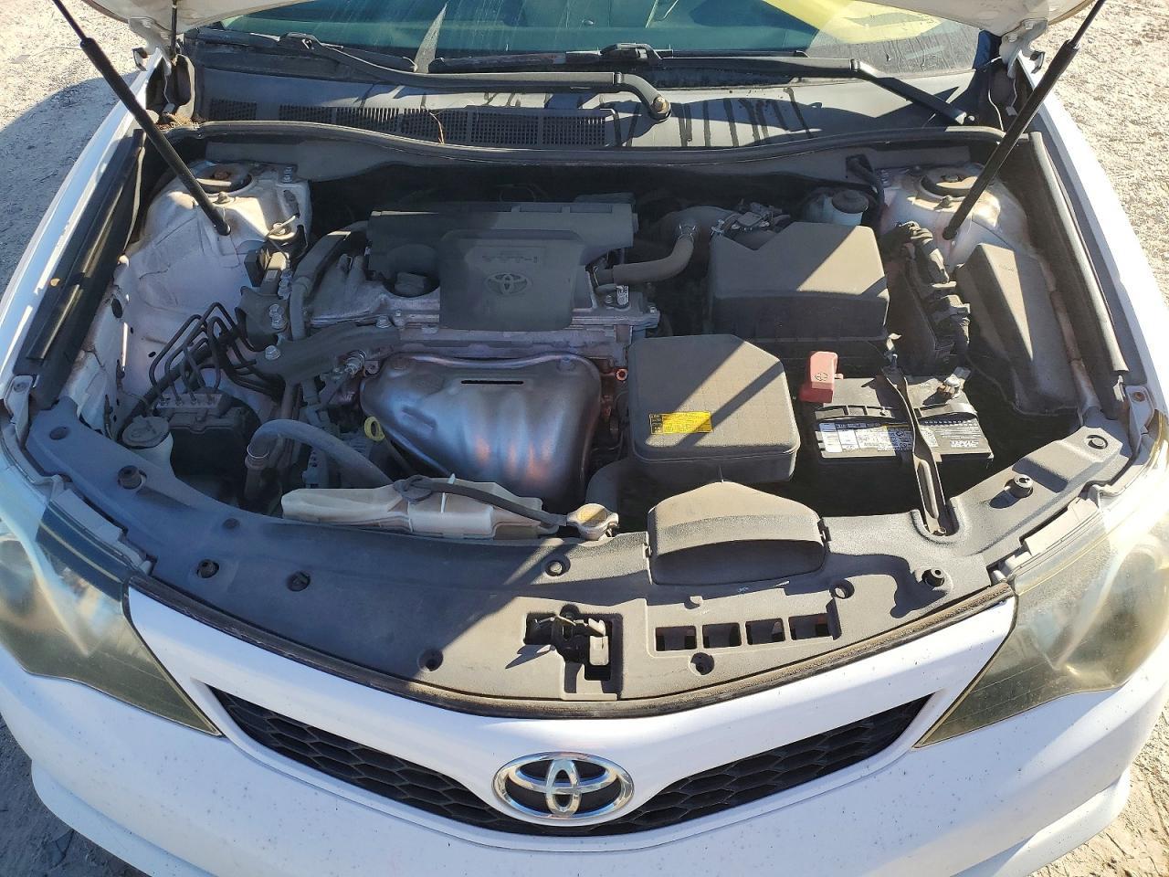 2014 TOYOTA CAMRY