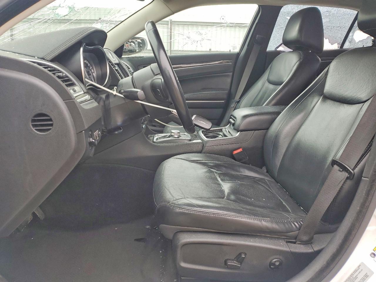 2016 CHRYSLER 300