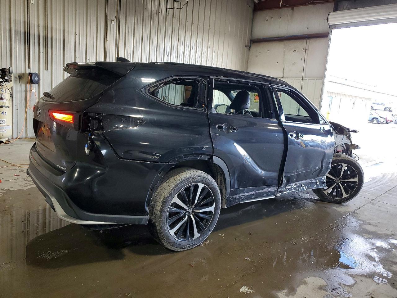 2022 TOYOTA HIGHLANDER