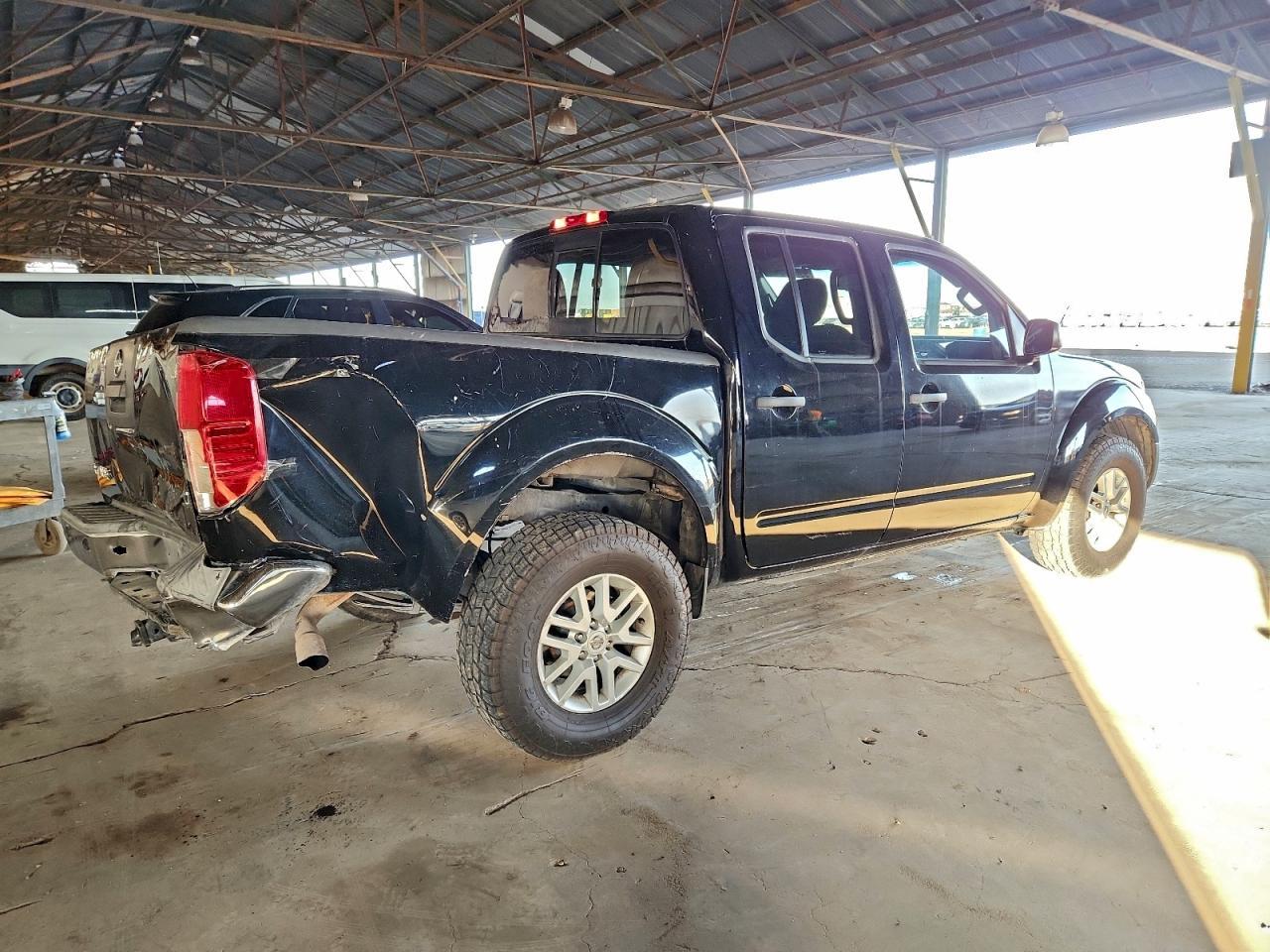 2015 NISSAN Frontier