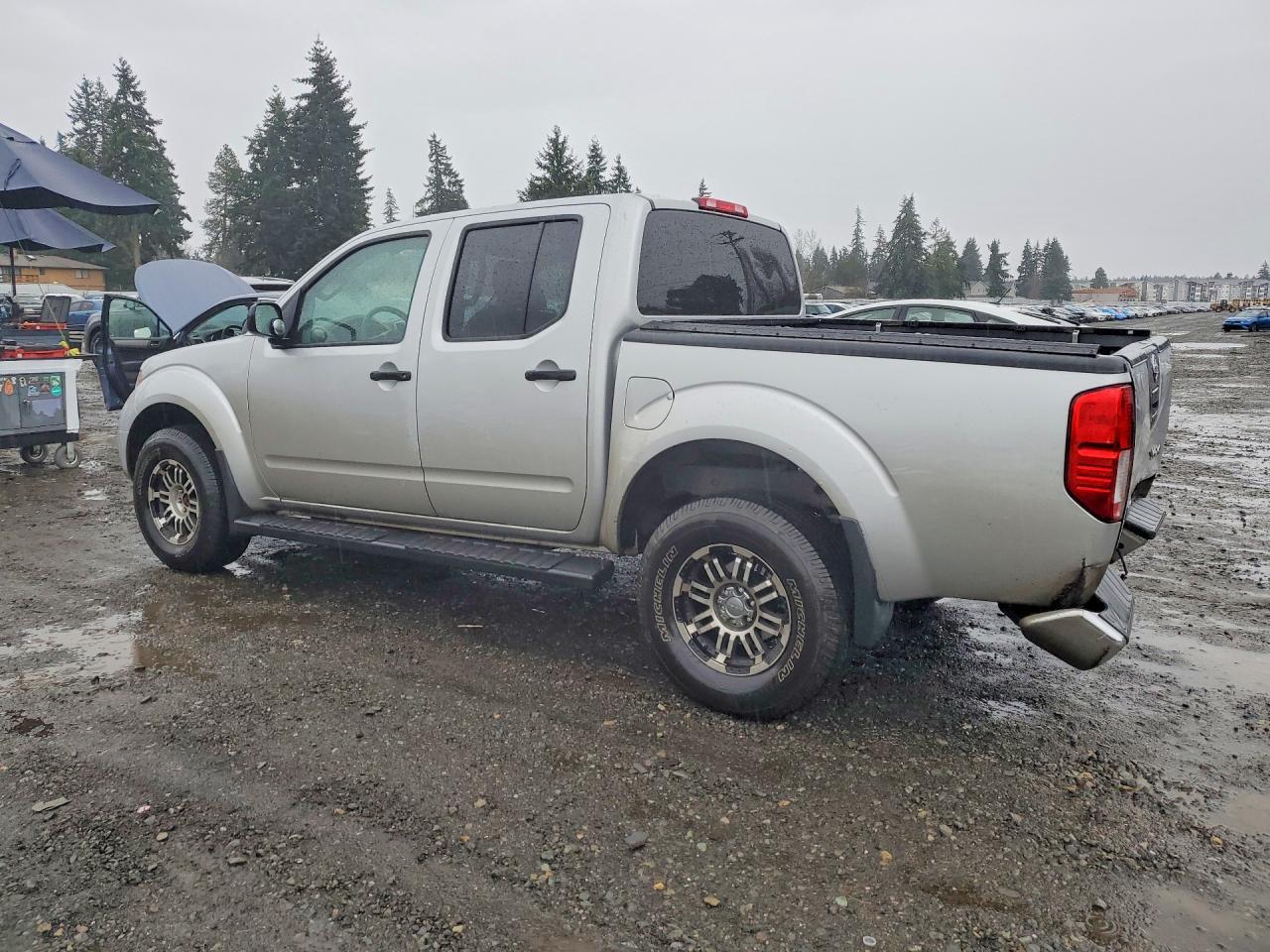 2012 NISSAN Frontier