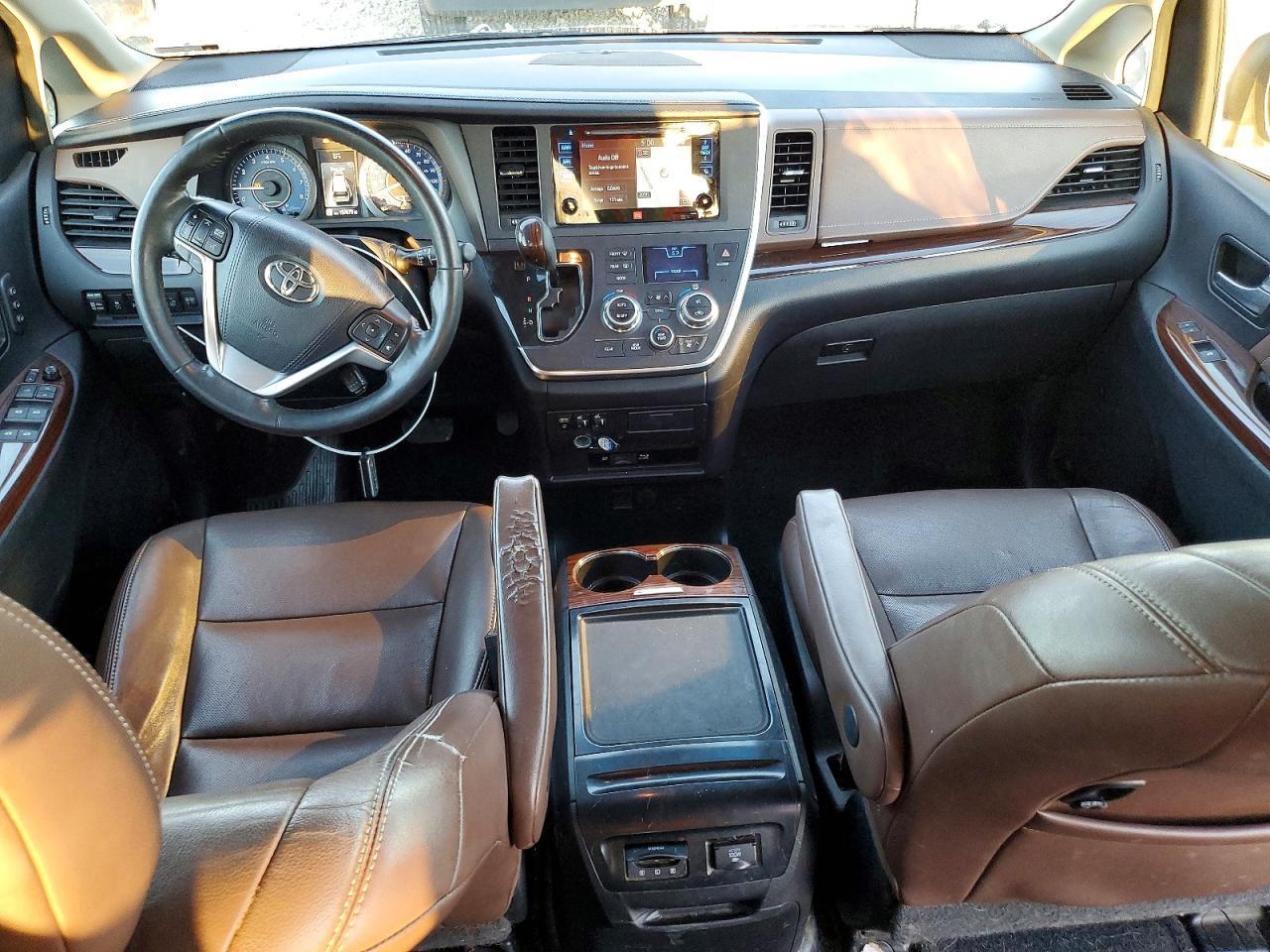 2015 TOYOTA SIENNA