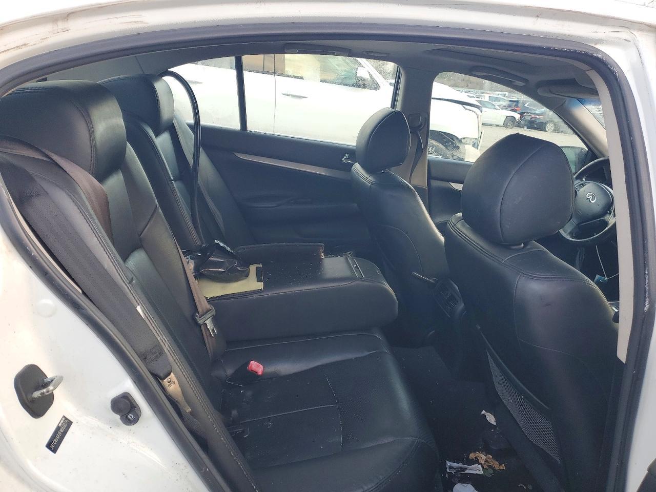 2015 INFINITI Q40