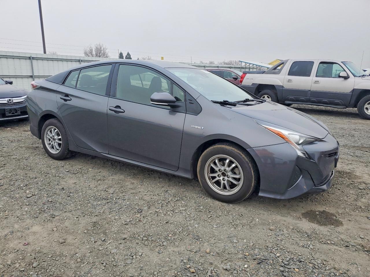 2017 TOYOTA PRIUS