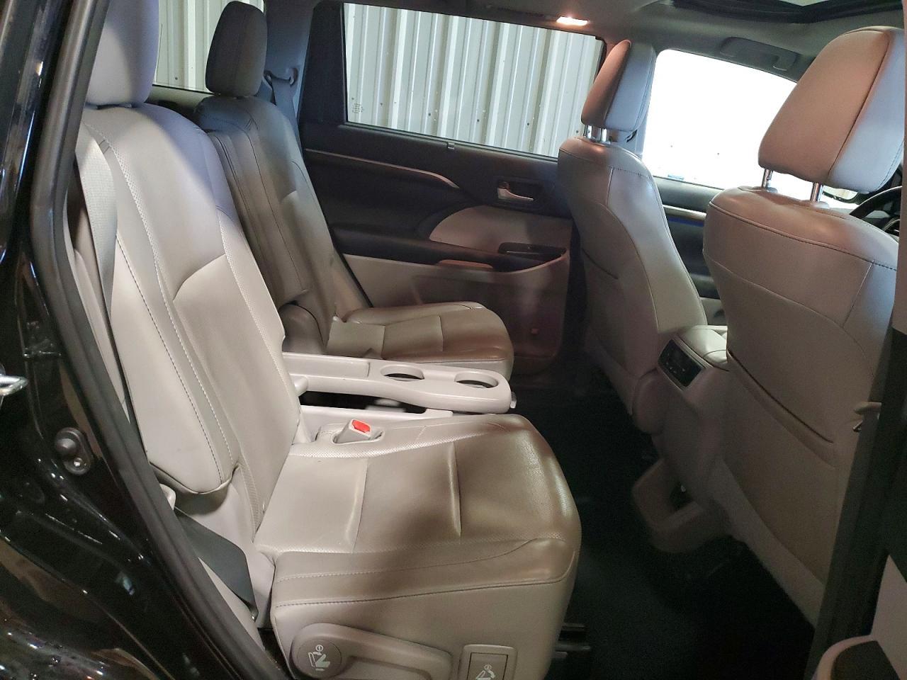 2015 TOYOTA HIGHLANDER