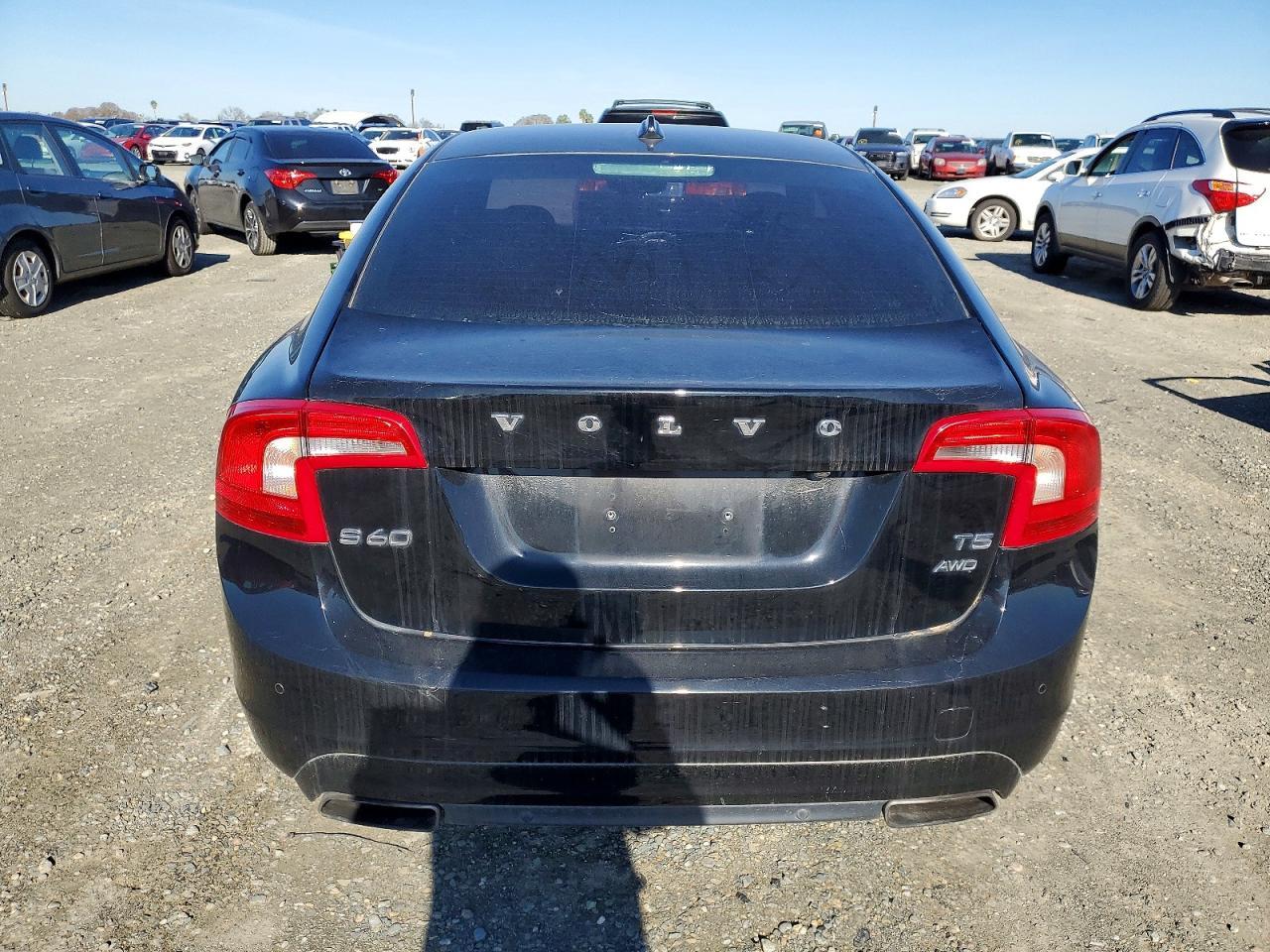 2015 VOLVO S60