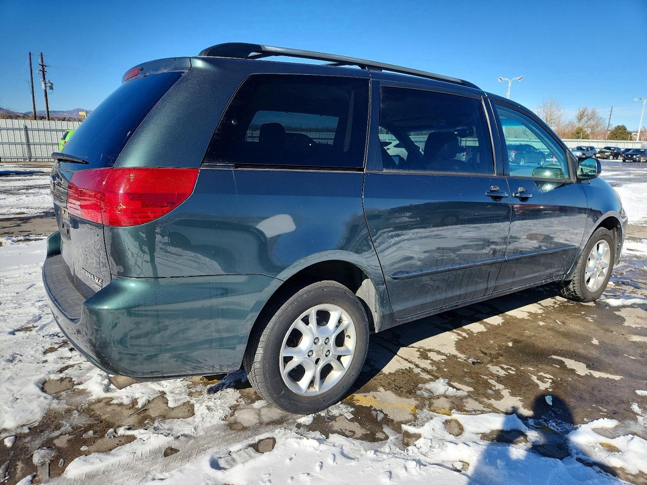 2004 TOYOTA SIENNA