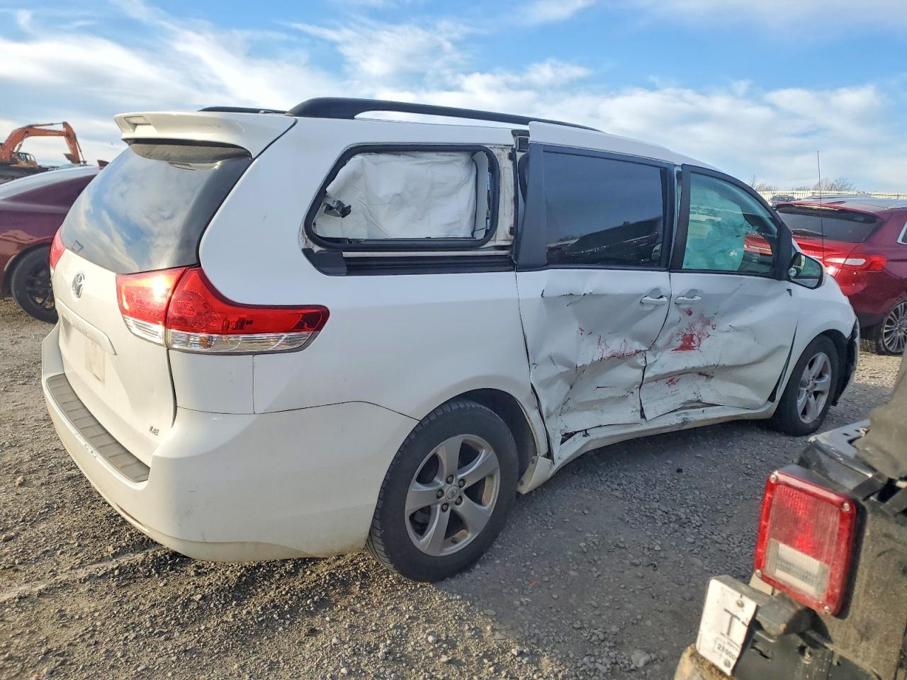 2012 TOYOTA SIENNA