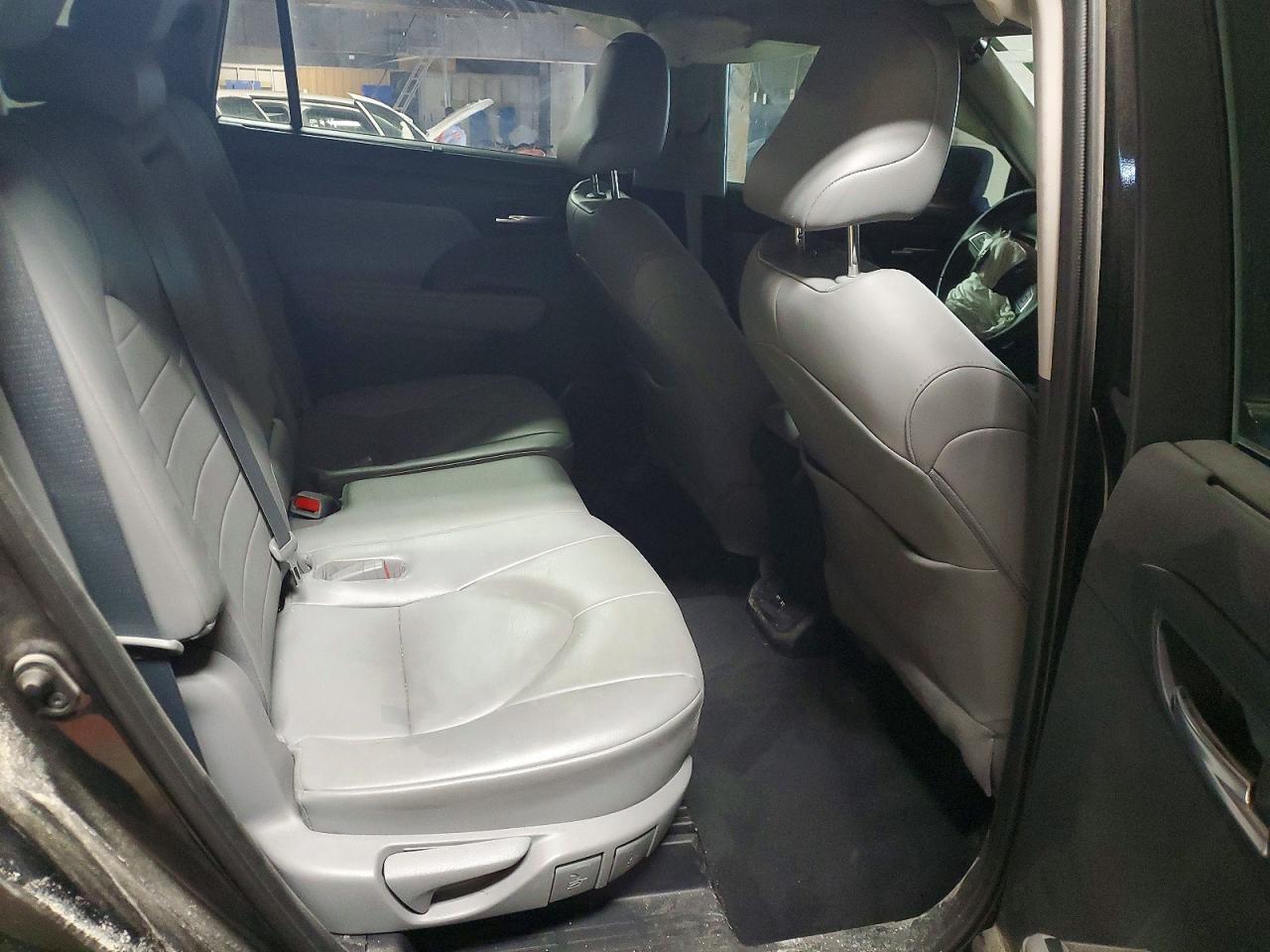 2021 TOYOTA HIGHLANDER