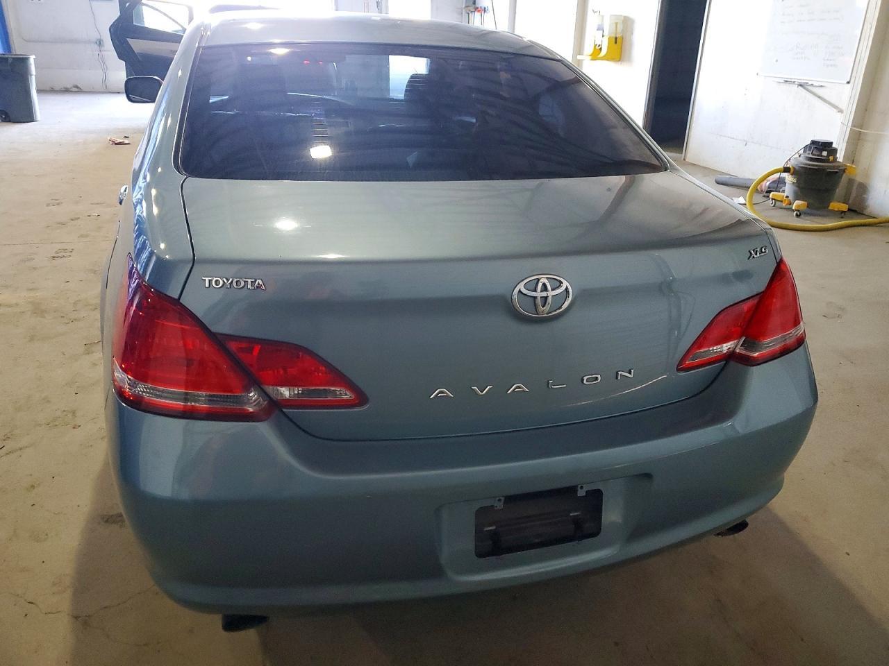 2007 TOYOTA Avalon