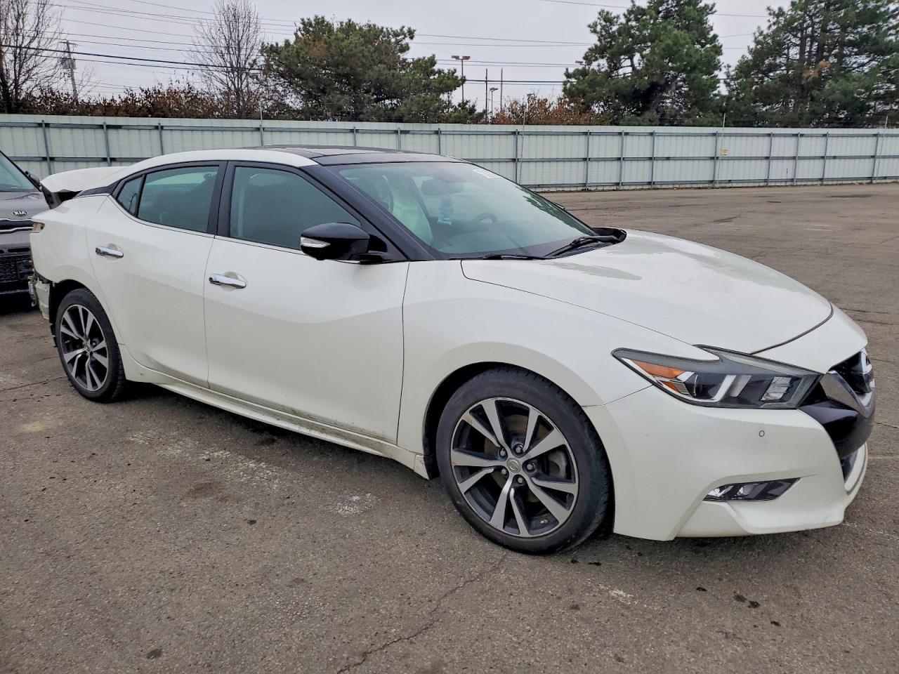 2016 NISSAN Maxima