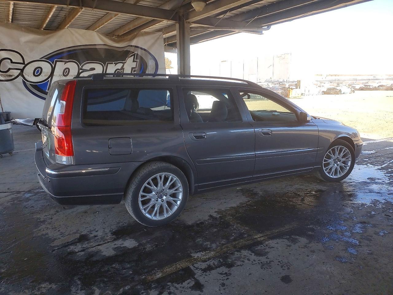 2007 VOLVO V70